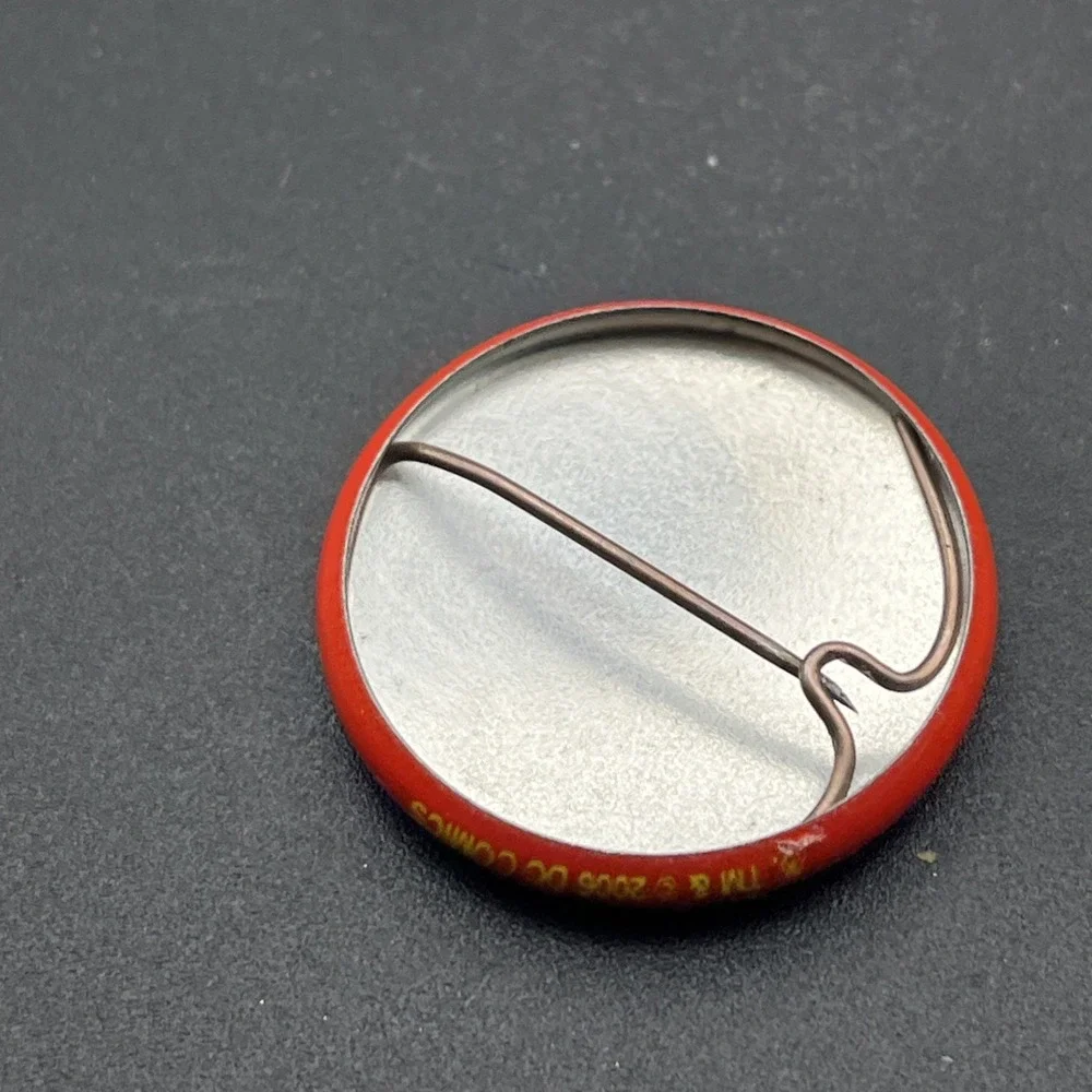 2006 DC Comics‎ The Flash Button Pin